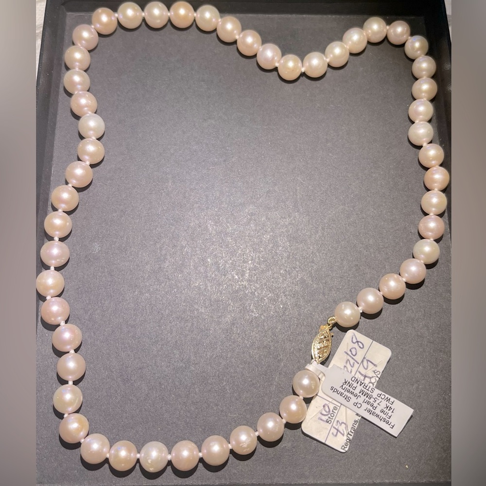 Freshwater CP stand of pale pink pearls, 14kt gold clasp